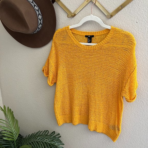 H&M Sweaters - H&M Mustard Yellow Lightweight Chunky Loose Knit Short Sleeve Sweater Shirt Top
